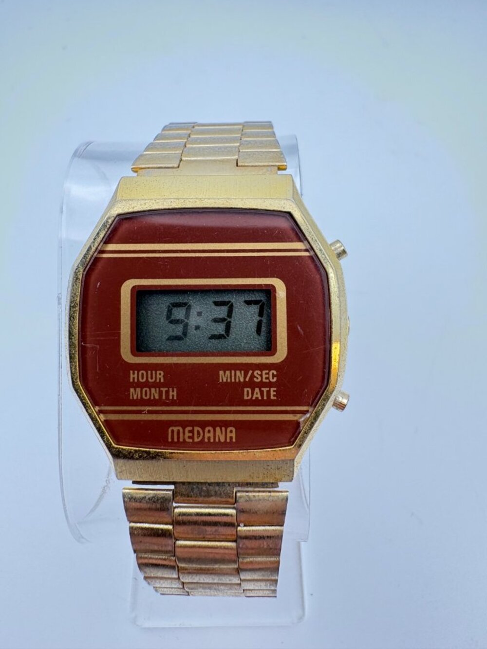 Vintage Medana Digital LCD Watch Gold Tone Red Dial Hong Kong Stainless Back
